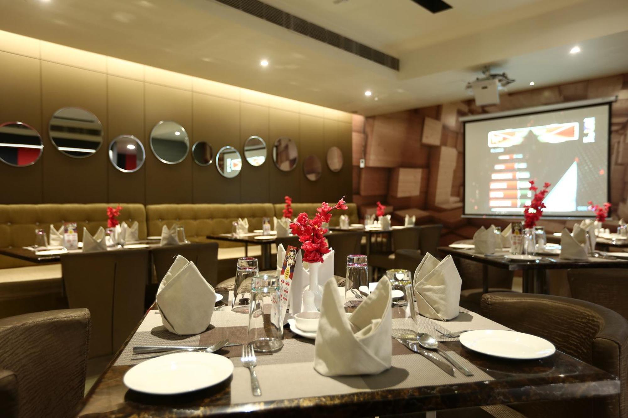 Hotel Prithvi Palace Aerocity Delhi Airport à New Delhi Extérieur photo
