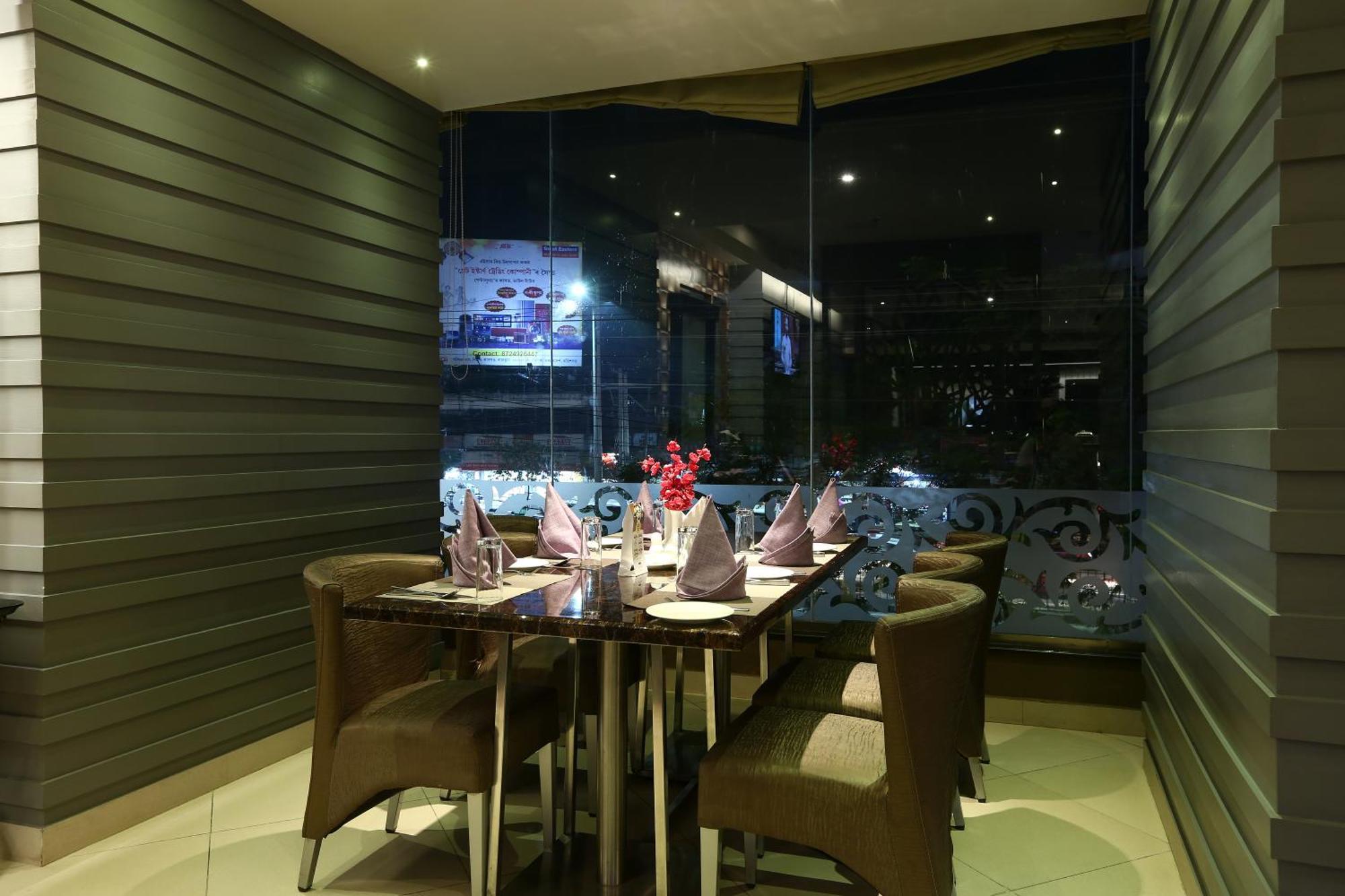 Hotel Prithvi Palace Aerocity Delhi Airport à New Delhi Extérieur photo