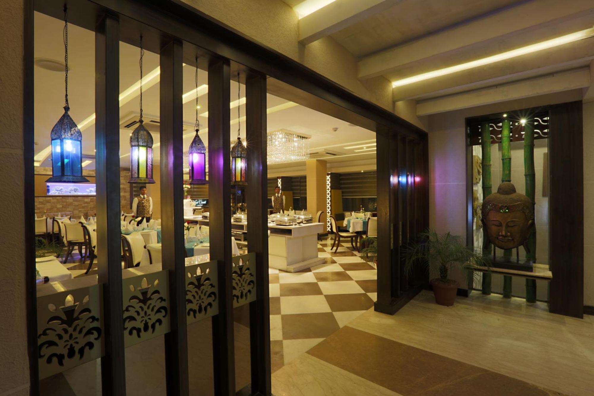 Hotel Prithvi Palace Aerocity Delhi Airport à New Delhi Extérieur photo