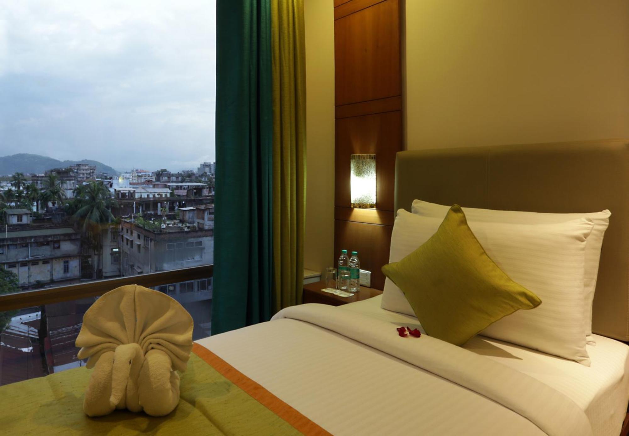 Hotel Prithvi Palace Aerocity Delhi Airport à New Delhi Extérieur photo