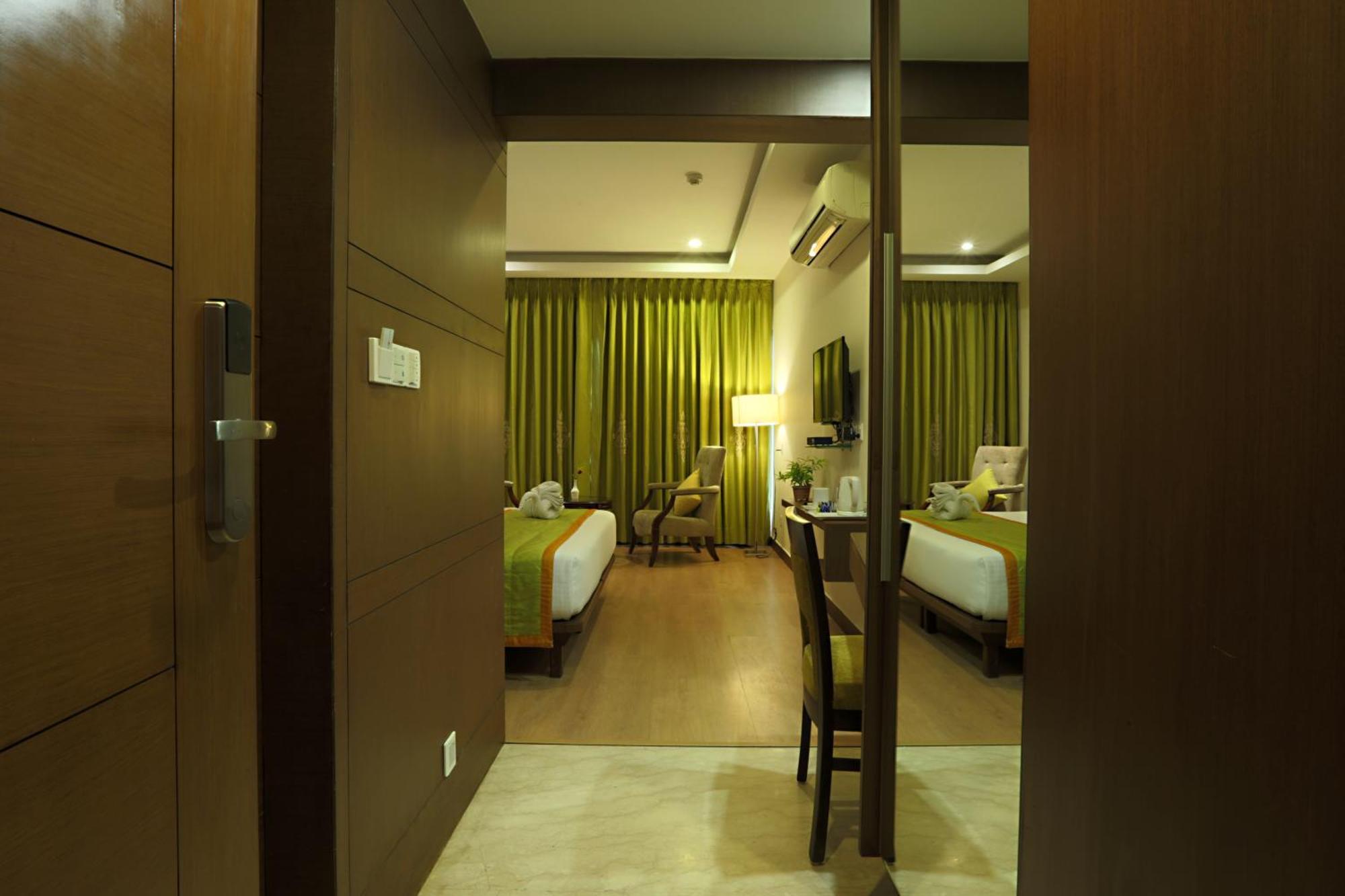 Hotel Prithvi Palace Aerocity Delhi Airport à New Delhi Extérieur photo